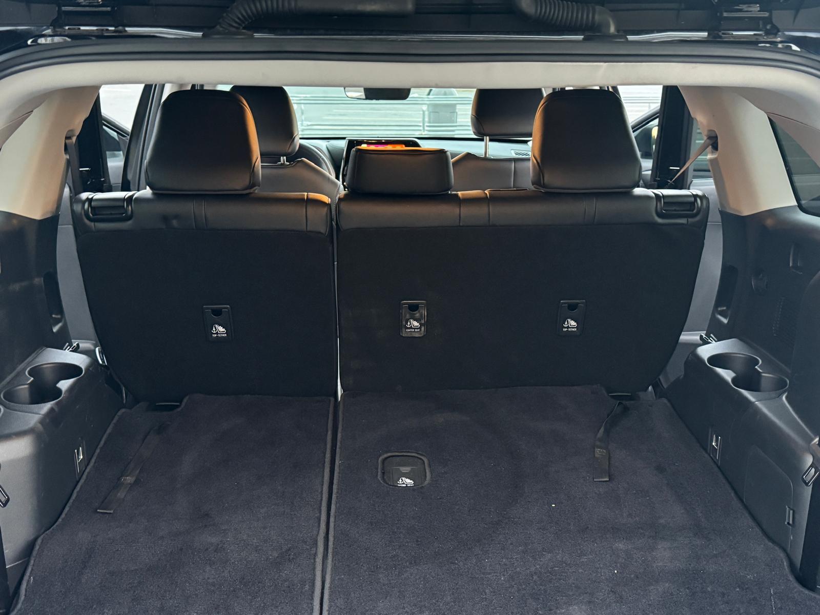 
								2023 Toyota Highlander XLE full									